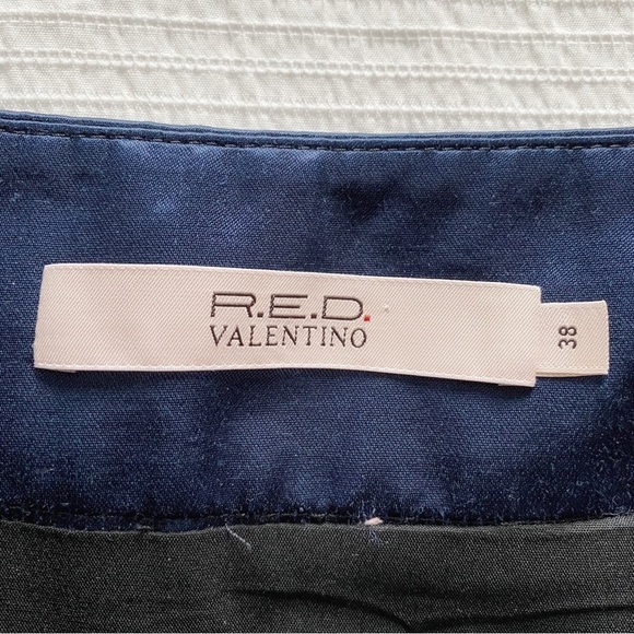 RED VALENTINO NAVY BLACK FLORAL SATIN HIGH RISE PENCIL SKIRT - XS - Picture 5 of 9